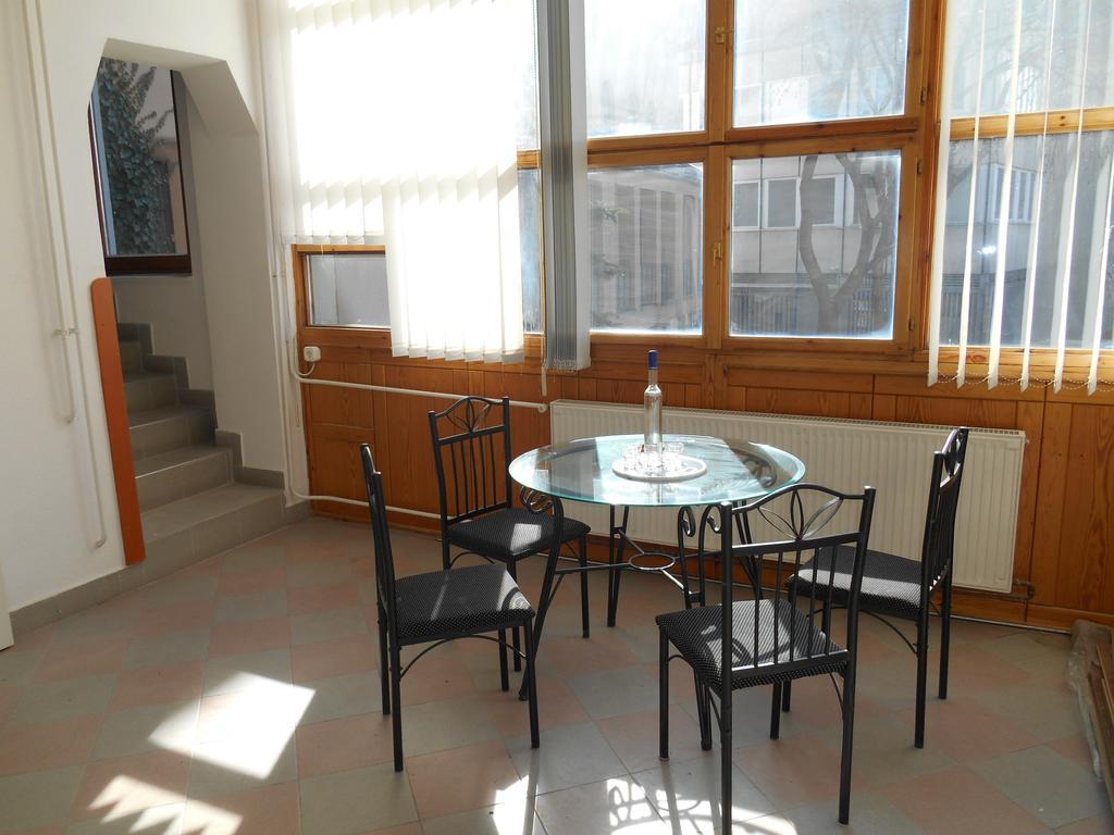 Апартаменти Akos Apartman Еґер Екстер'єр фото
