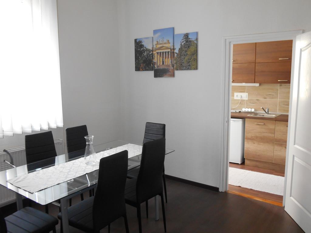 Апартаменти Akos Apartman Еґер Екстер'єр фото